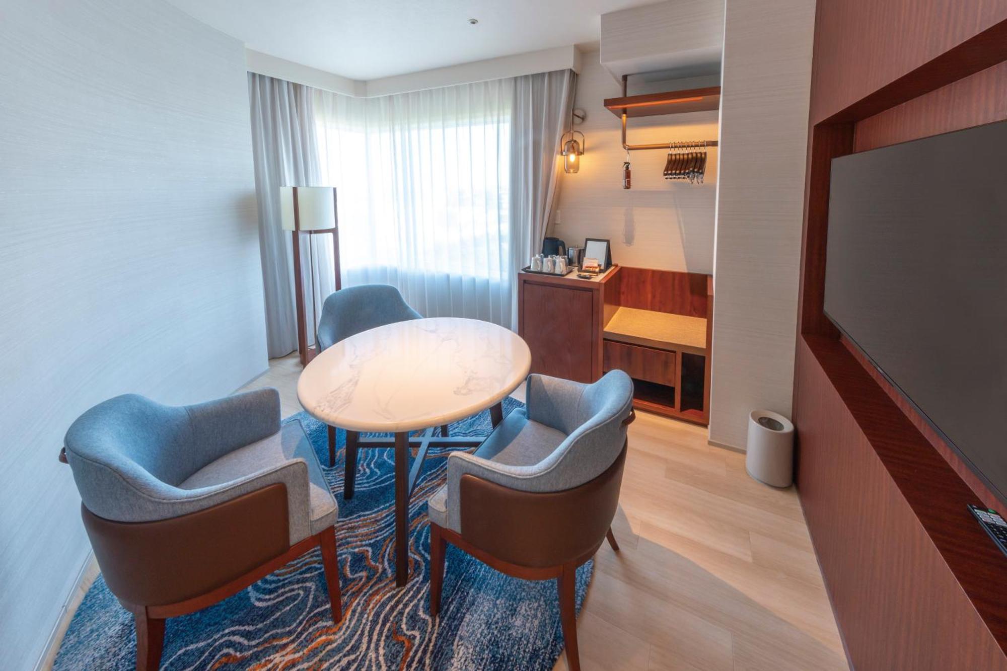 Hotel Springs Makuhari Premier Chiba Exterior photo
